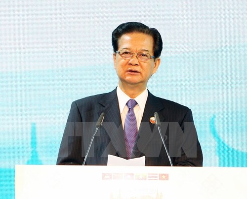Премьер-министр СРВ завершил участие в 5-м расширенном саммите стран бассейна Меконг - ảnh 1